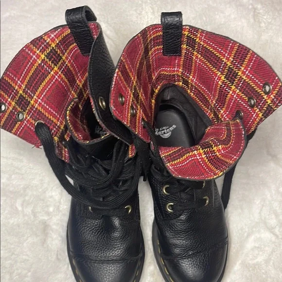 Dr Martens- Black Leather Militia Combat Boots -18 hole - Picture 3 of 14